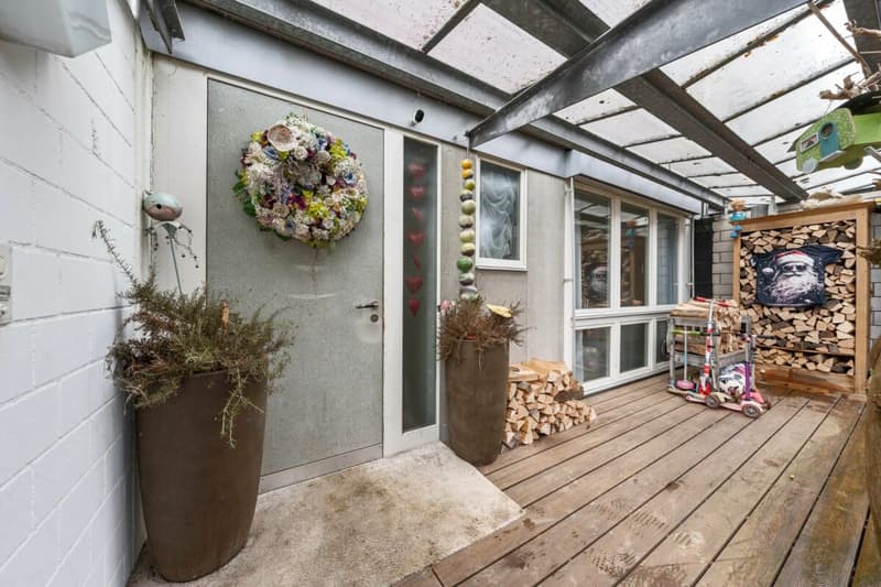Row house with sunny outdoor areas! (15)