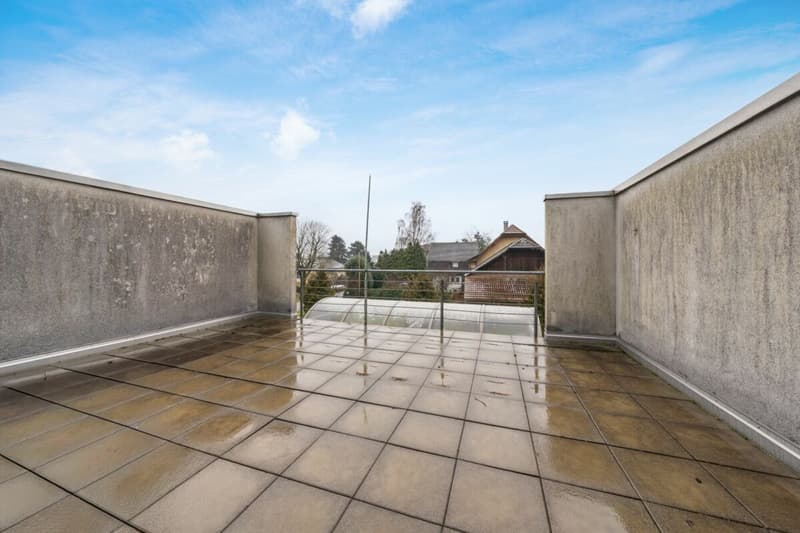 Row house with sunny outdoor areas! (13)