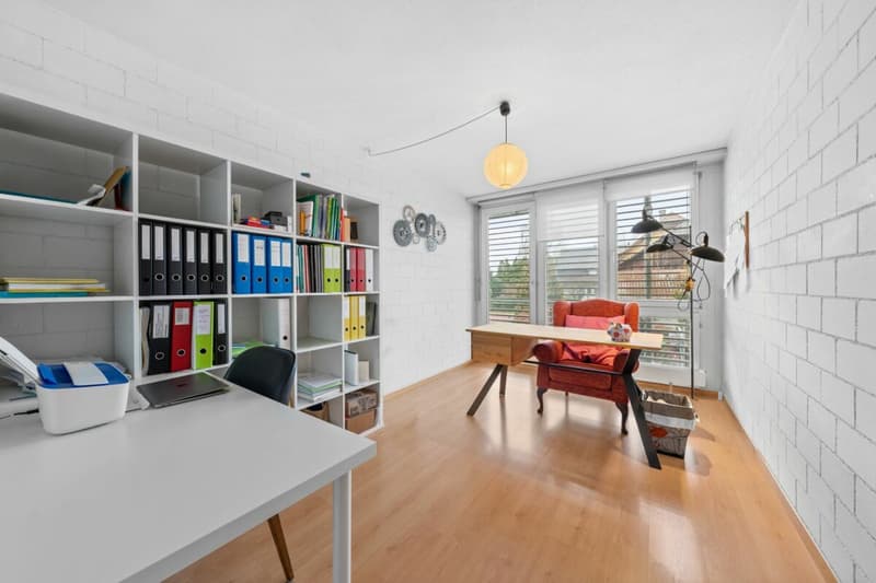 Row house with sunny outdoor areas! (7)