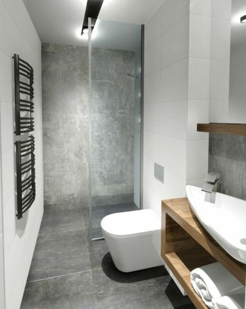 Modernes WC mit begehbarer Dusche