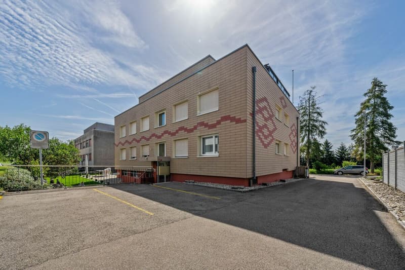 Fully renovated 4.5-room attic apartment with large terrace and panoramic view! (19)