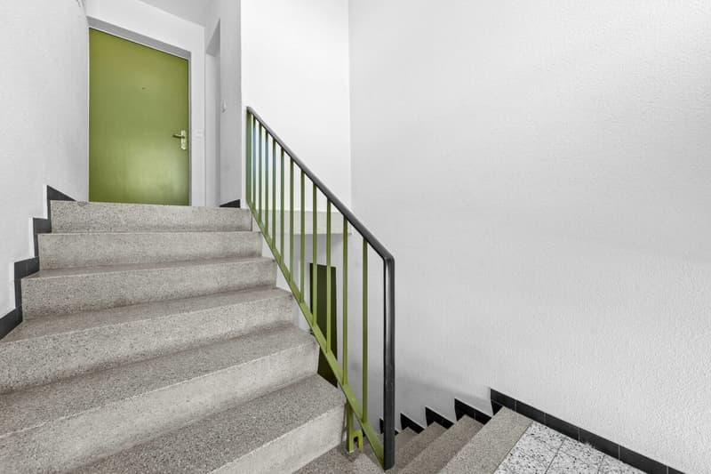 Fully renovated 4.5-room attic apartment with large terrace and panoramic view! (21)