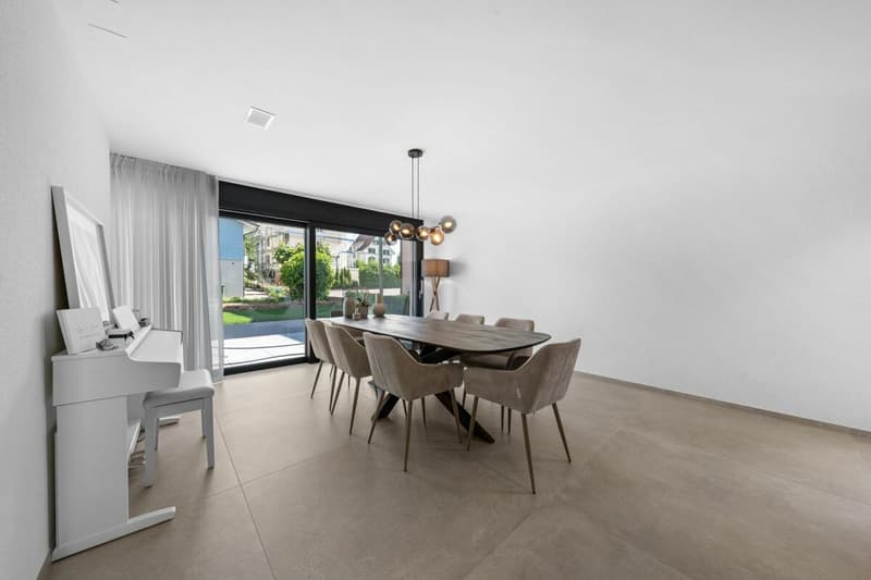 Exklusives Einfamilienhaus mit Pool, Smarthome und luxuriöser Ausstattung (5)