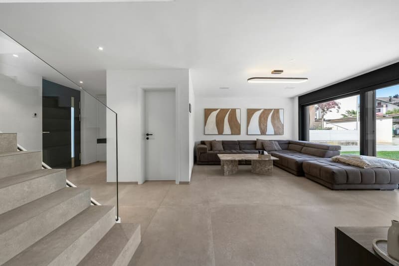 Exklusives Einfamilienhaus mit Pool, Smarthome und luxuriöser Ausstattung (4)