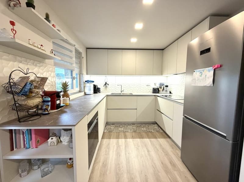 Totalsanierte 4.5 Zi. Wohnung an guter Lage (3)