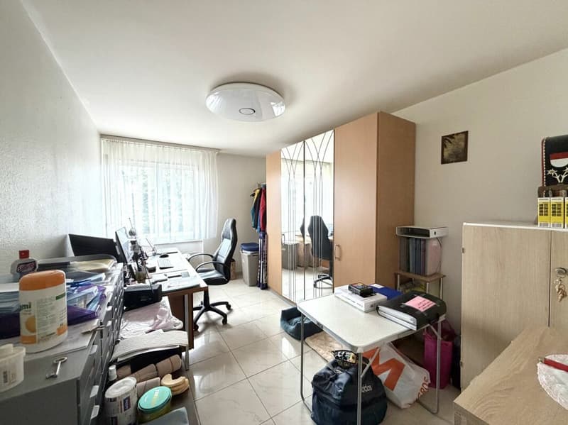 Charmante 4.5 Zimmer Wohnung mit schöner Weitsicht (4)