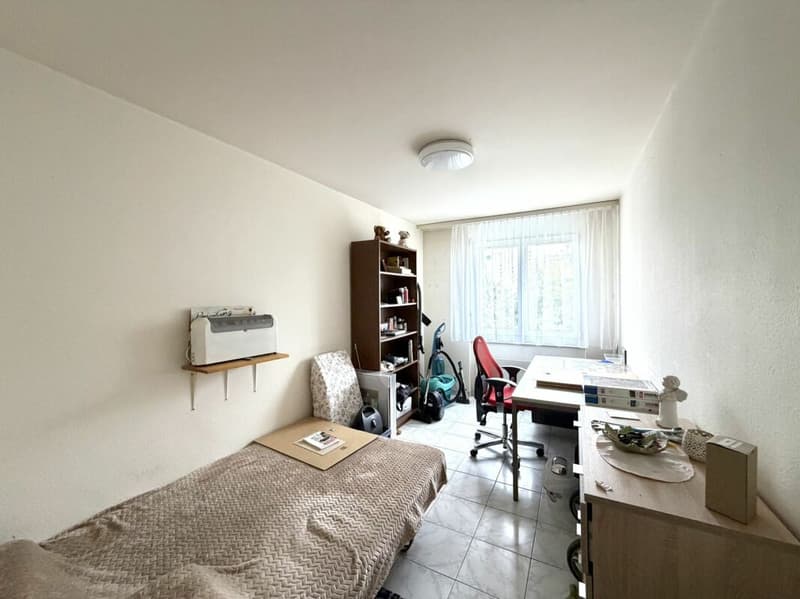 Charmante 4.5 Zimmer Wohnung mit schöner Weitsicht (5)