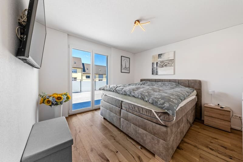 Exklusive 5.5-Zimmer-Attikawohnung mit 152 m² Terrasse & Weitsicht! (16)
