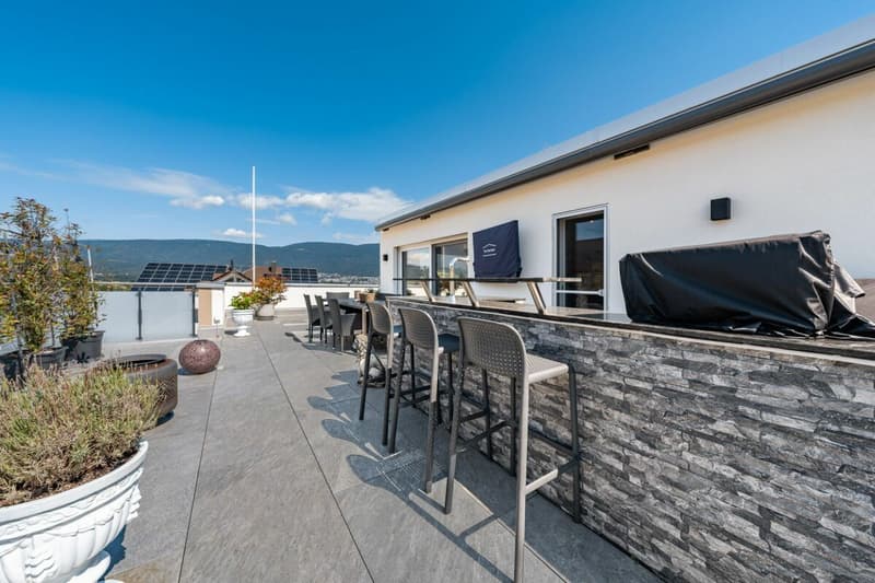 Exklusive 5.5-Zimmer-Attikawohnung mit 152 m² Terrasse & Weitsicht! (3)