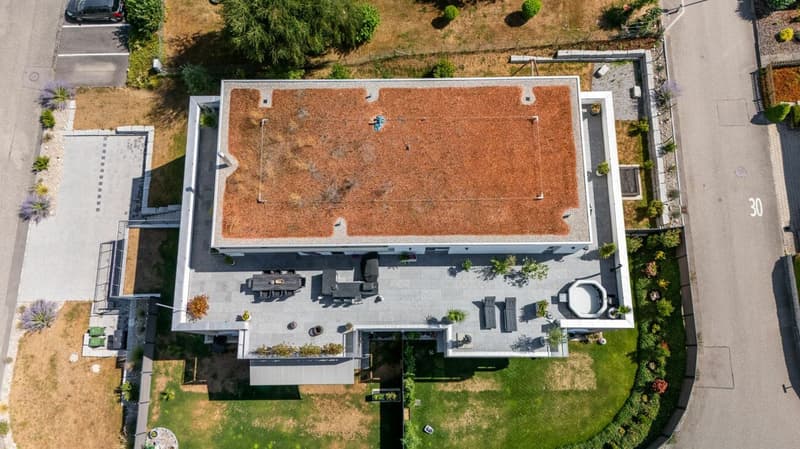 Exklusive 5.5-Zimmer-Attikawohnung mit 152 m² Terrasse & Weitsicht! (25)