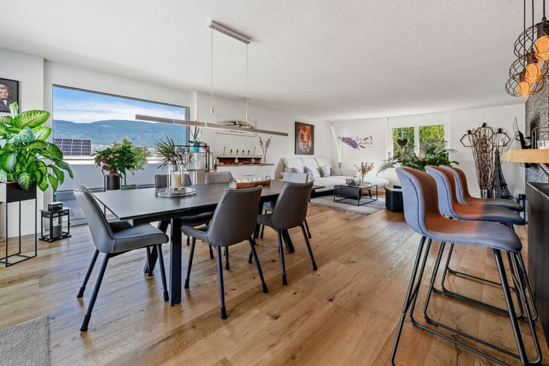 Exklusive 5.5-Zimmer-Attikawohnung mit 152 m² Terrasse & Weitsicht! (6)
