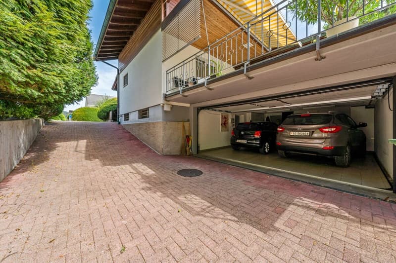 Wohnglück am Wasser: Exklusives 6.5 Zimmer Haus mit privater Natur Oase (24)