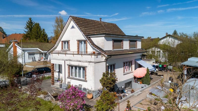 Grosszügige 4.5-Zimmerwohnung auf zwei Etagen mit Terrasse und Garten! (3)