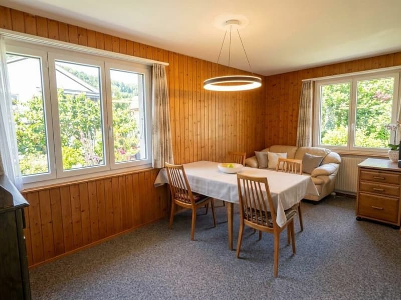 Charmantes Einfamilienhaus am Bach mit Wintergarten und Garage (7)
