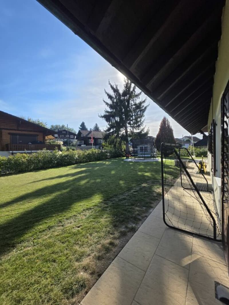 Wunderschönes, grosses 8.5 Zimmer EFH an Privatstrasse, mit grossem Garten (23)