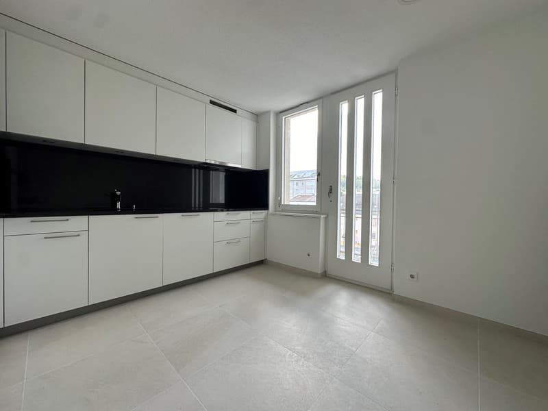 Last apartment! Freshly renovated 4-room apartments in the best location (3)