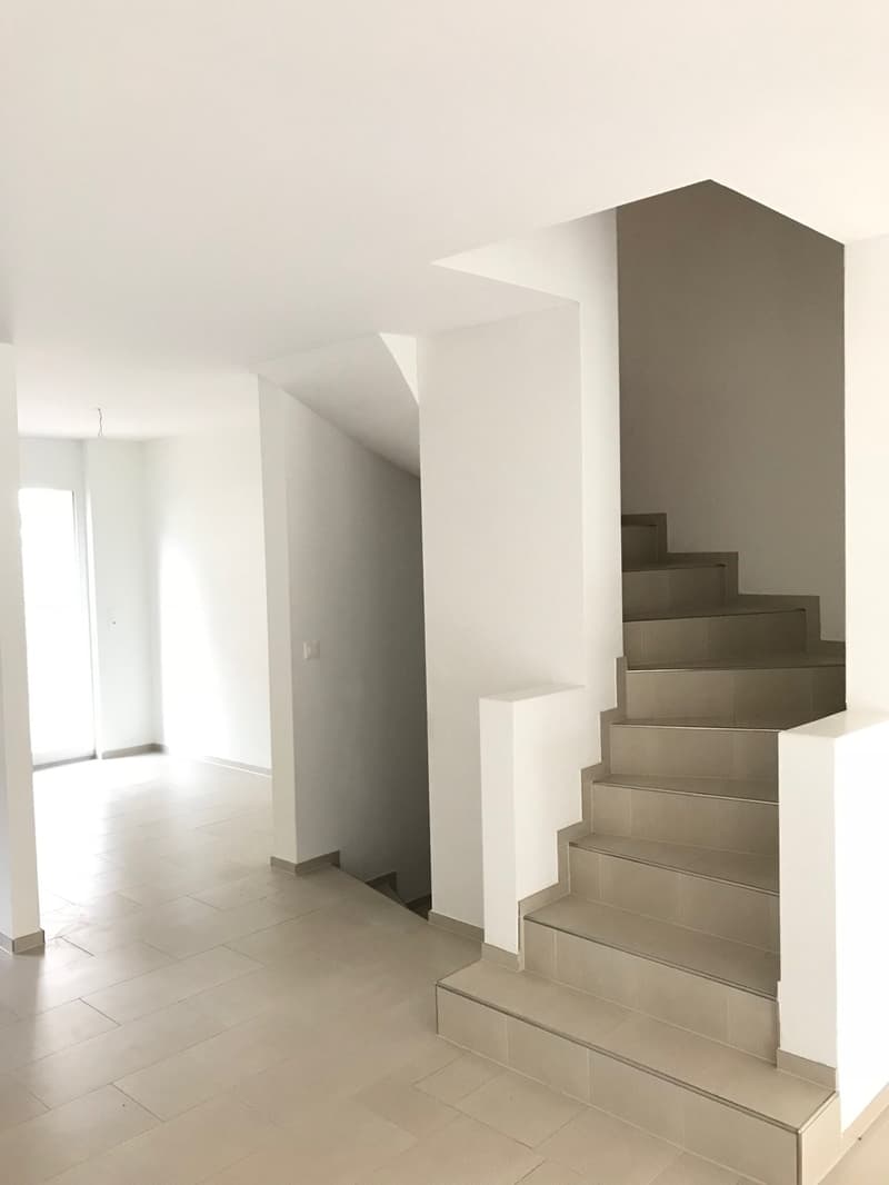 Einfamilienhaus mit grosszügigem Garten und gedecktem Sitzplatz (6)