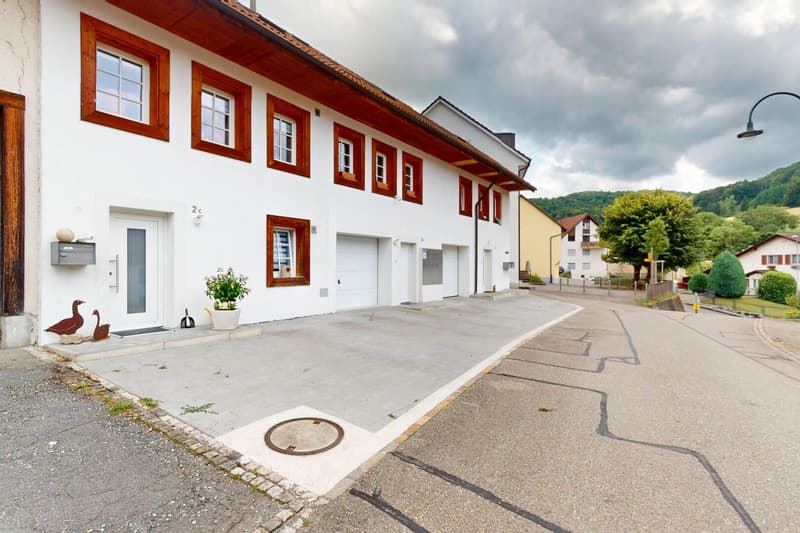 Reihen-Einfamilienhaus mit grosszügiger Terrasse (2)