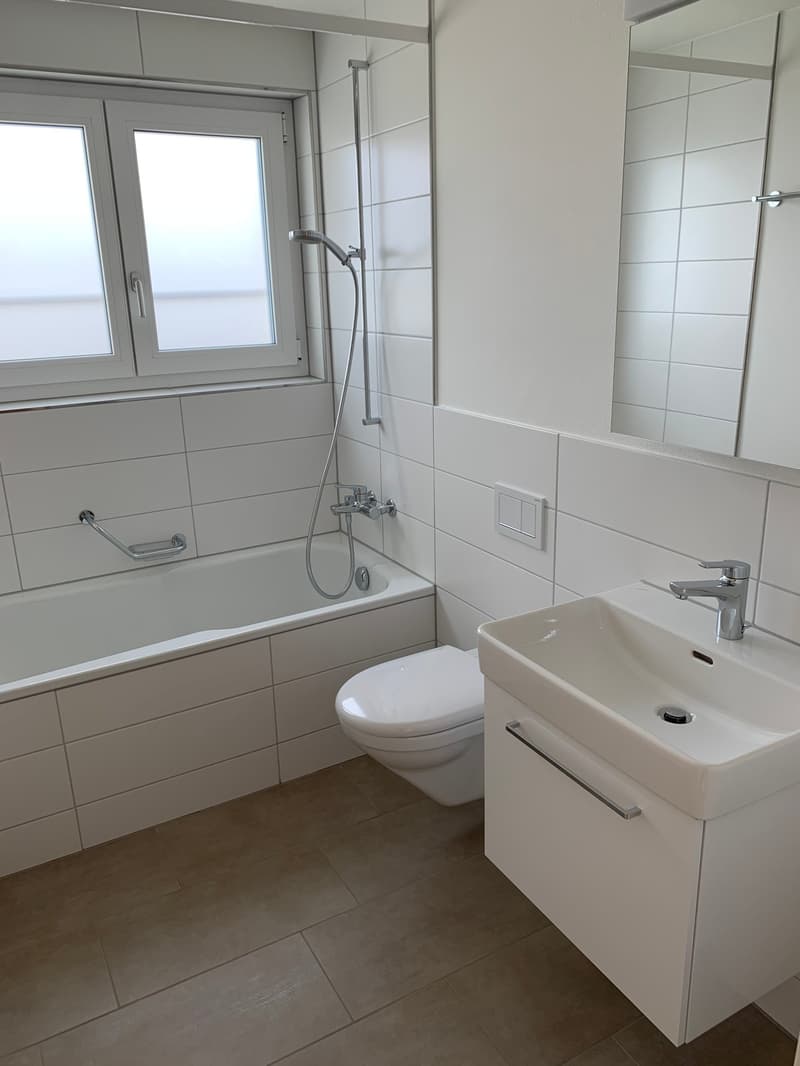 Badezimmer mit Badewanne