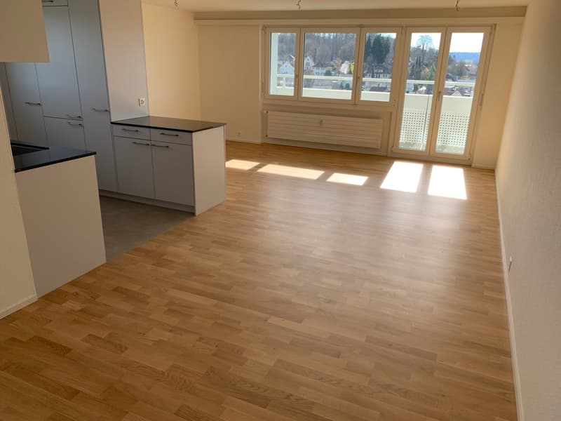 Wohnzimmer mit Balkon