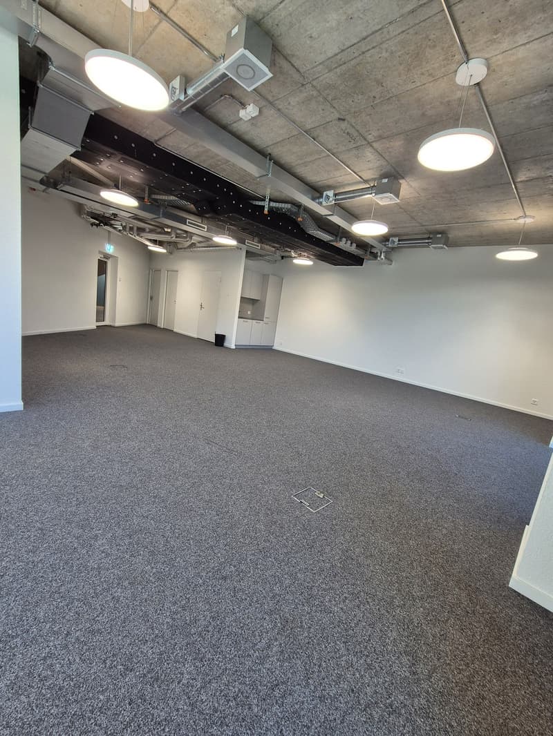 Attractive commercial space directly at Munichstein train station (7)
