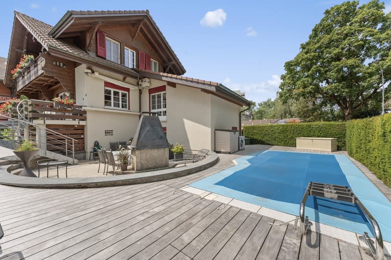 Einfamilienhaus mit Pool und Garage (3)