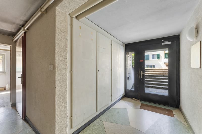 Vollvermietetes, einseitig angebautes und gut unterhaltenes Mehrfamilienhaus (3)