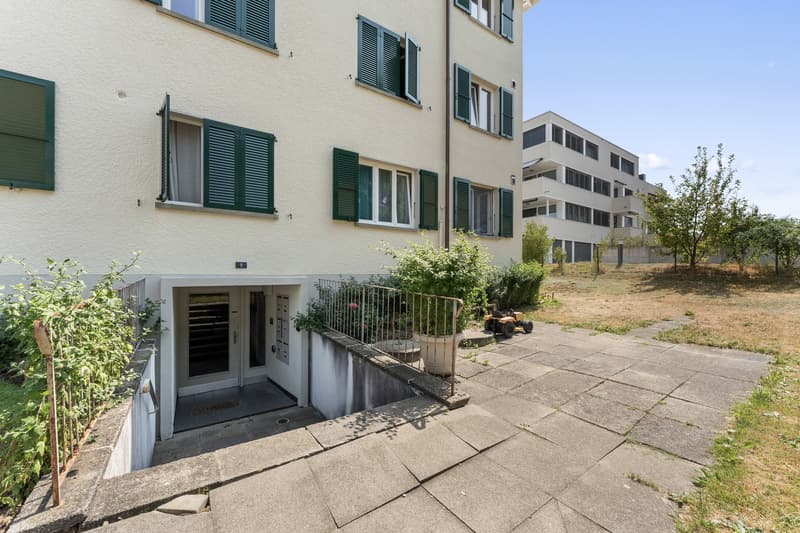 Vollvermietetes, einseitig angebautes und gut unterhaltenes Mehrfamilienhaus (2)