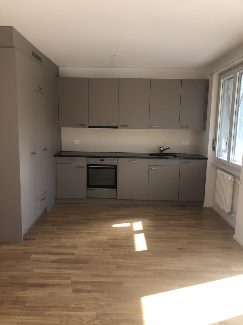 Nachmieter gesucht für die Wohnung mit Balkon (1)