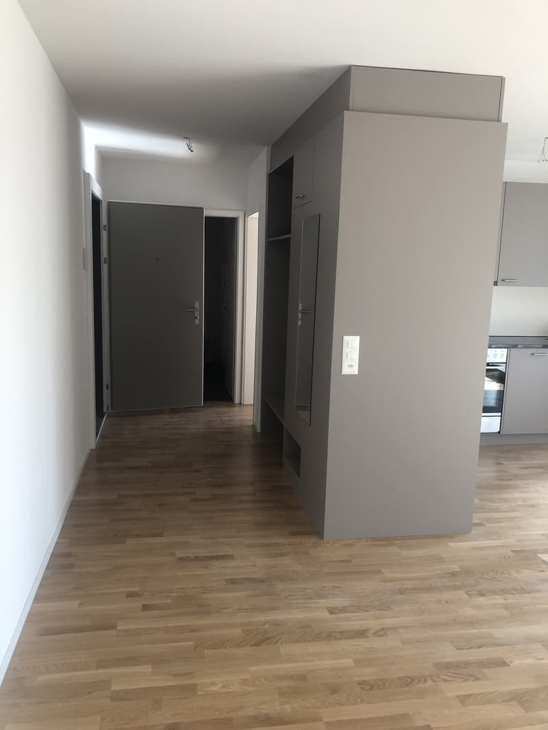 Nachmieter gesucht für die Wohnung mit Balkon (2)