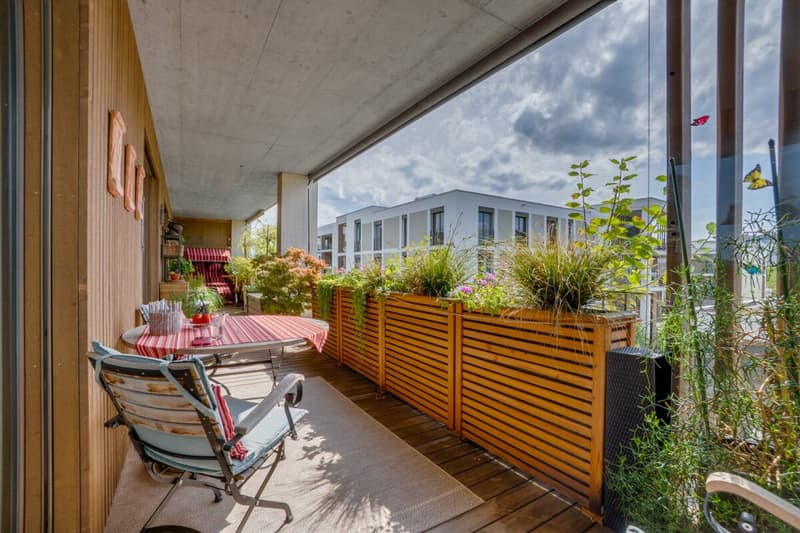 SPACIOUS UPPER FLOOR APARTMENT (10)