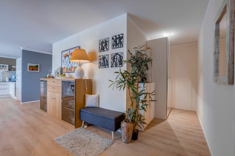 SPACIOUS UPPER FLOOR APARTMENT (7)
