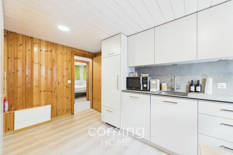 Two balconies, mountain views, and plenty of natural light?a 3.5-room apartment in Saas-Grund (1)