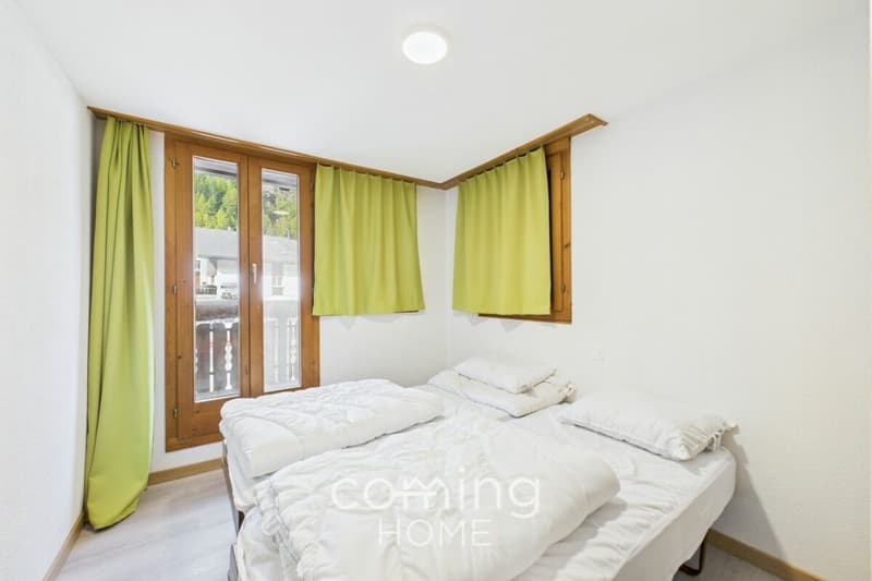 Two balconies, mountain views, and plenty of natural light?a 3.5-room apartment in Saas-Grund (7)