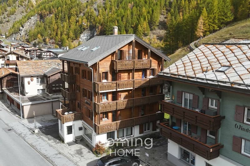 Appartamento mansardato luminoso con due balconi nel cuore di Saas-Grund (8)