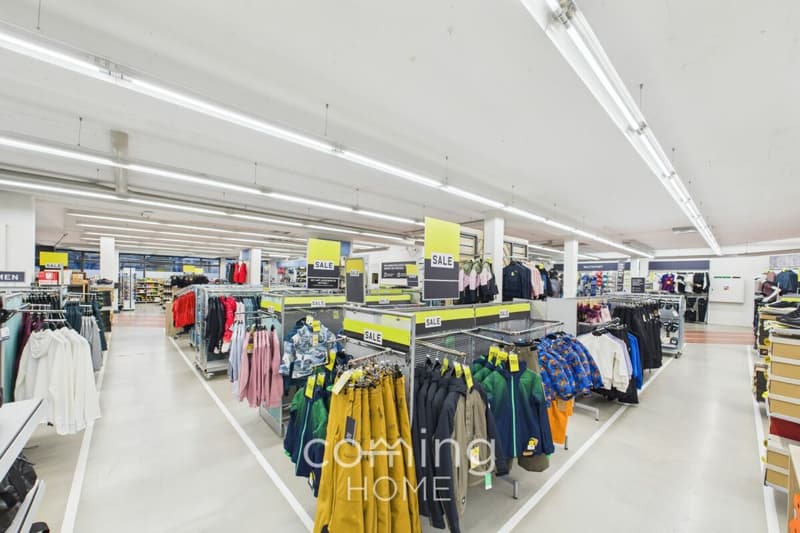 Attraktives Gewerbelokal in Visp - 720 m², Garagentor und vier eigene Parkplätze (10)