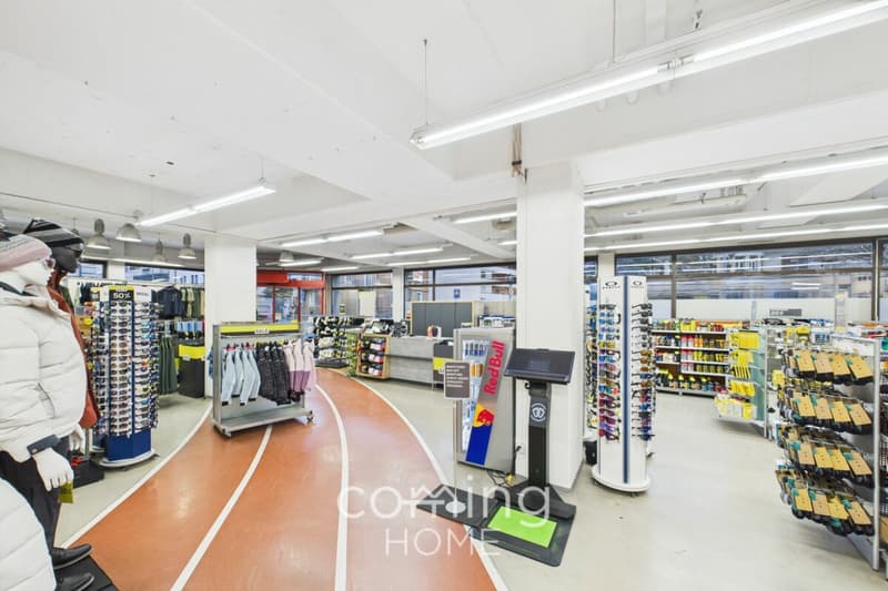 Attraktives Gewerbelokal in Visp - 720 m², Garagentor und vier eigene Parkplätze (9)