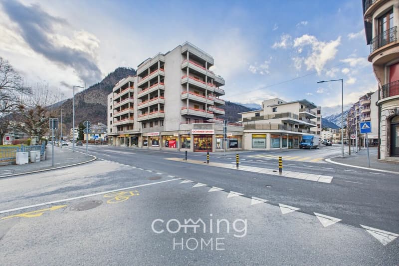 Attraktives Gewerbelokal in Visp - 720 m², Garagentor und vier eigene Parkplätze (1)