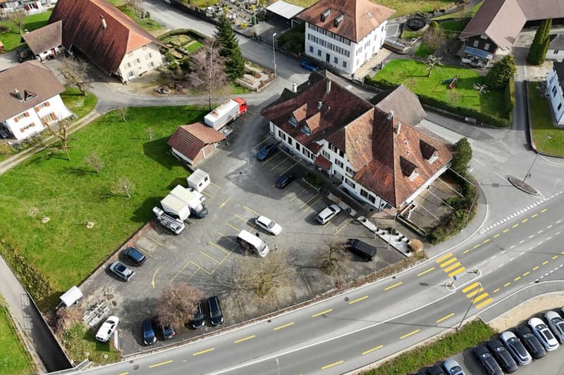 Gasthof zum Löwen in Wynau - Investment property featuring a restaurant, 13 rooms, and a long-standing tradition (19)