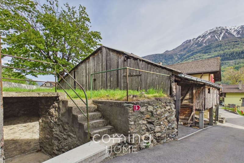 Building lot with existing structures in Niedergampel - ideal for a new construction project (6)