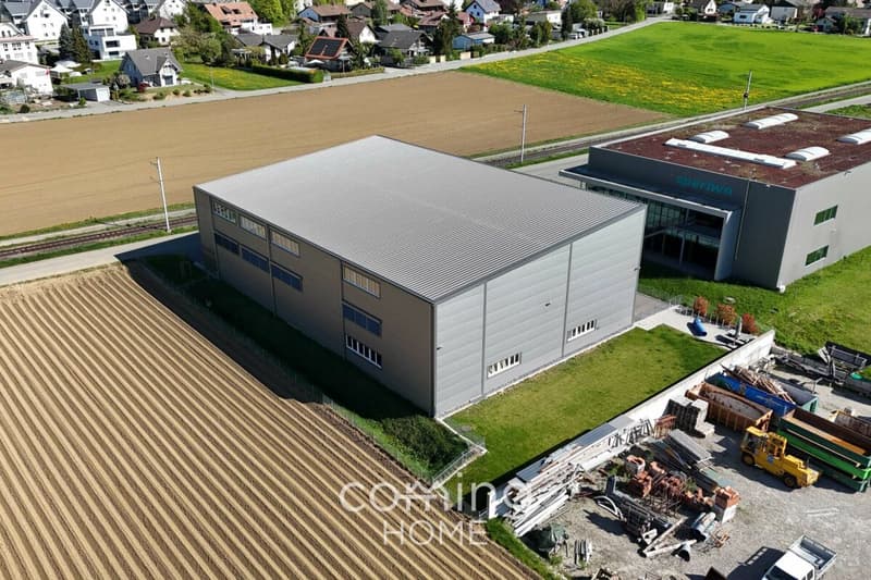 Bureaux, entrepôt et magasin sous un même toit : un bâtiment commercial modulable à Niederbipp (19)