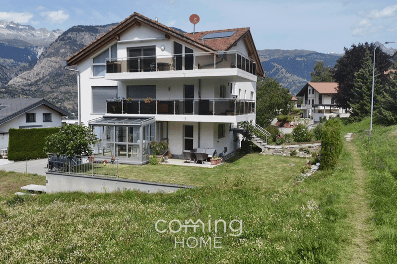 Stylish 5.5-room garden apartment with a sunroom and mountain views in Ried-Brig (8)