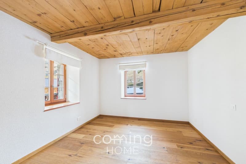 Exclusive chalet apartment in Törbel - 3.5 rooms, spacious rooms & stunning mountain views (9)