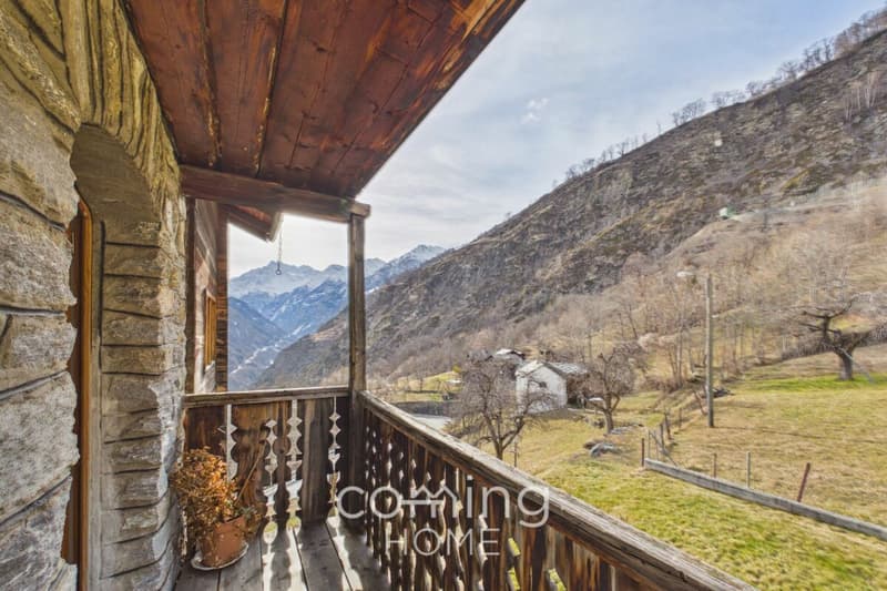 Charmante 3.5 Zimmer Wohnung im Chalet Stil in Törbel - sonnige Hanglage mit Bergsicht (13)