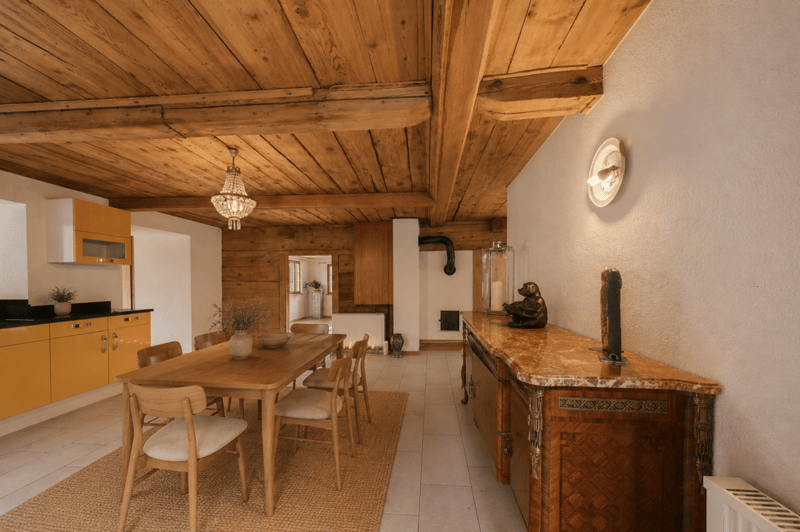 Charmante 3.5 Zimmer Wohnung im Chalet Stil in Törbel - sonnige Hanglage mit Bergsicht (4)