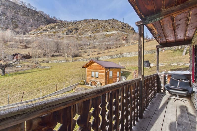 Charmante 3.5 Zimmer Wohnung im Chalet Stil in Törbel - sonnige Hanglage mit Bergsicht (14)