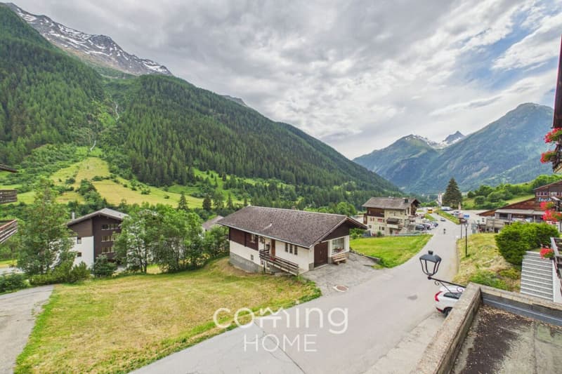 Charming 4.5-room apartment in Wiler with panoramic views of the Alps (12)