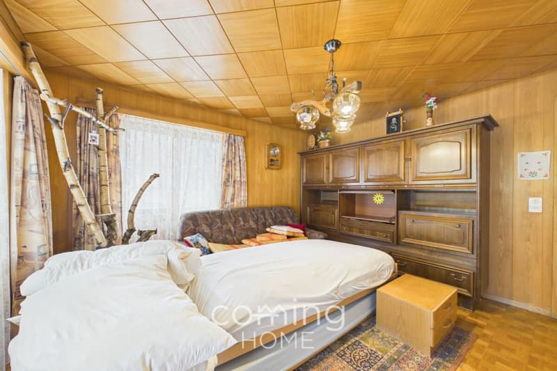 Charming 4.5-room apartment in Wiler with panoramic views of the Alps (3)