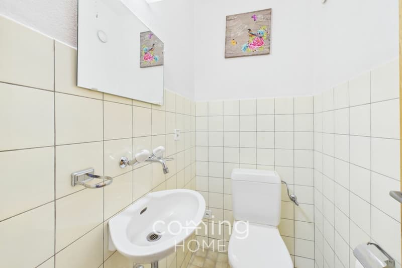 Spacious 4.5-room apartment in the center of Brig - quiet location with mountain views (9)