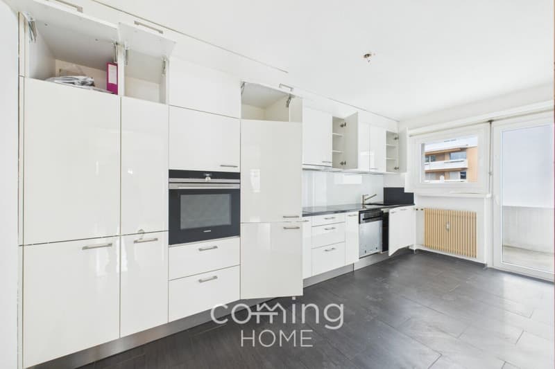 Spacious 4.5-room apartment in the center of Brig - quiet location with mountain views (3)